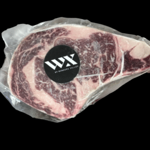 Corte Rib Eye WX Wagyu Cross sellado al alto vacío, con marmoleo intenso y etiqueta de Rangers Valley.
